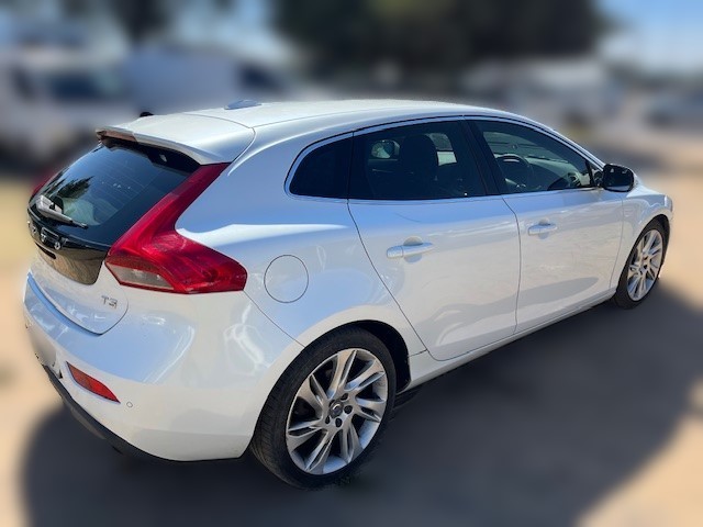 2014 Volvo V40 T3 Excel thumbnail 5