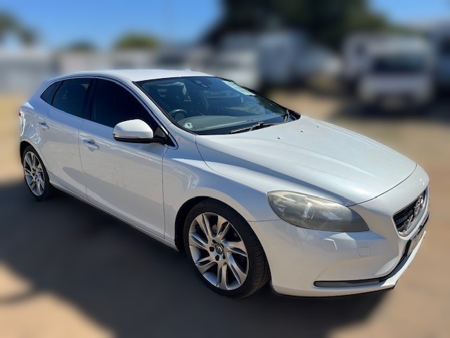 2014 Volvo V40 T3 Excel thumbnail 7