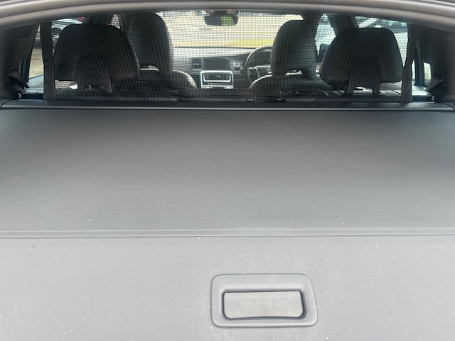 2017 Volvo V60 Cross Country D4 Momentum Auto thumbnail 11